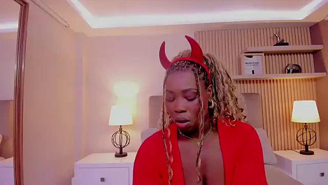 Snapshot of SerenaWinslow chatting on March 29, 2026, 12:18 pm SerenaWinslow online show from March 29, 2026, 12:18 pm