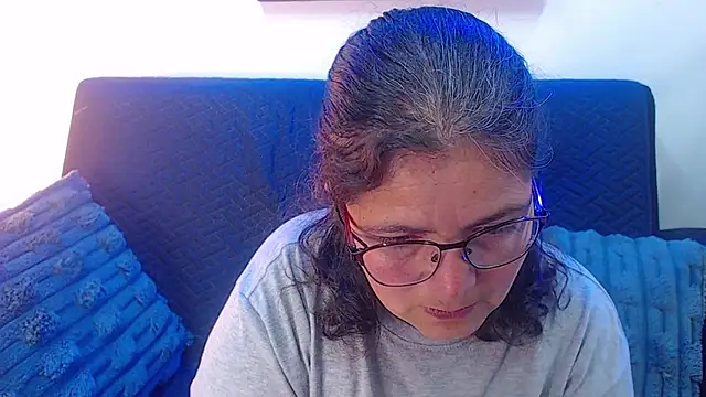 Snapshot of Linda_banks_ chatting on November 14, 2025, 1:31 am Linda banks online show from November 14, 2025, 1:31 am