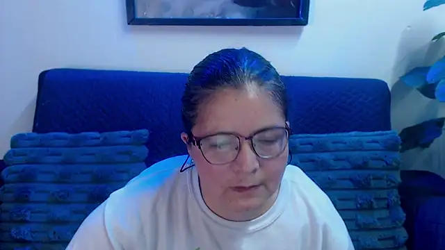 Snapshot of Linda_banks_ chatting on December 18, 2025, 1:22 am Linda banks online show from December 18, 2025, 1:22 am
