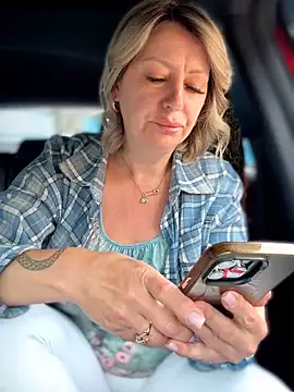 Milena-MilfaXXX online show from April 10, 2026, 4:08 am