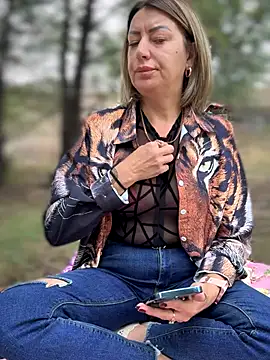 Snapshot of Milena-MilfaXXX chatting on September 22, 2025, 4:40 am Milena-MilfaXXX online show from September 22, 2025, 4:40 am