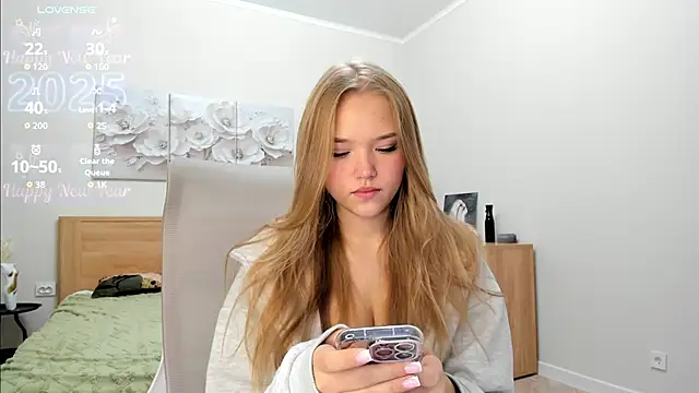 Snapshot of flooora_0 chatting on January 8, 2026, 1:33 am flooora 0 online show from January 8, 2026, 1:33 am