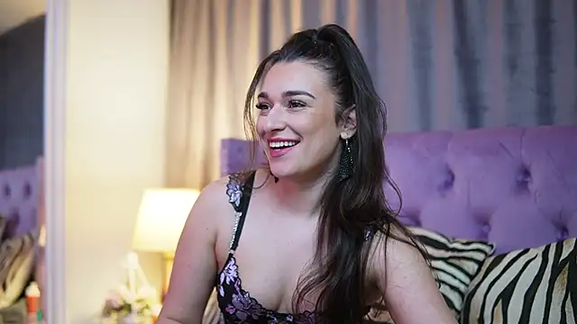 Snapshot of EmmaDallas chatting on November 26, 2025, 7:14 pm EmmaDallas online show from November 26, 2025, 7:14 pm