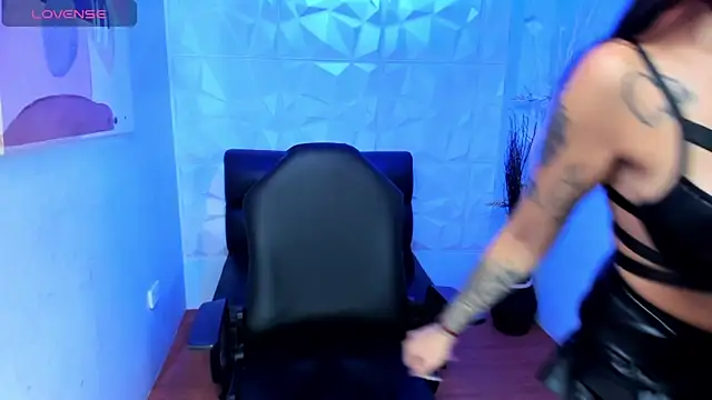 sara dias online show from November 14, 2025, 8:23 pm