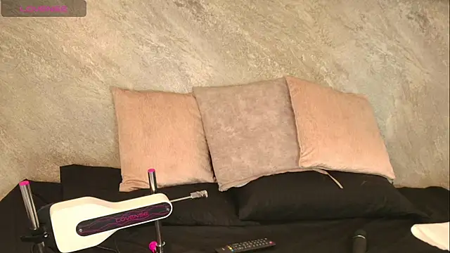 Snapshot of Dixie_grey1 chatting on November 11, 2025, 2:45 pm Dixie grey1 online show from November 11, 2025, 2:45 pm