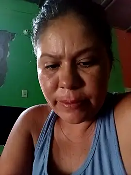 hotmom33 online show from September 22, 2025, 12:00 pm