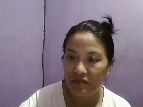 Snapshot of Uniquebeauty32 chatting on November 4, 2025, 11:08 pm Uniquebeauty32 online show from November 4, 2025, 11:08 pm