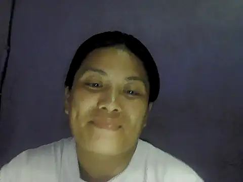 Snapshot of Uniquebeauty32 chatting on July 17, 2026, 4:15 pm Uniquebeauty32 online show from July 17, 2026, 4:15 pm