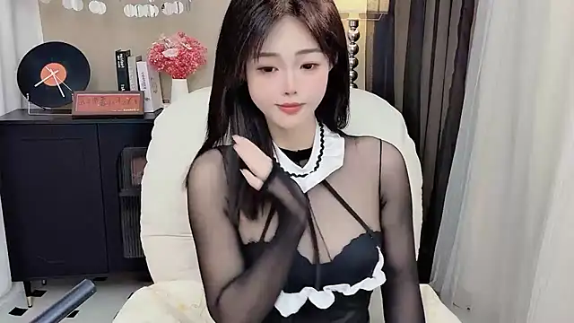 Snapshot of CeeKie chatting on April 24, 2026, 11:29 pm CeeKie online show from April 24, 2026, 11:29 pm