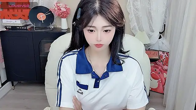 Snapshot of CeeKie chatting on April 10, 2026, 10:44 am CeeKie online show from April 10, 2026, 10:44 am