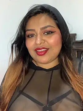 Snapshot of Hela_Collins chatting on May 12, 2026, 6:32 am Hela Collins online show from May 12, 2026, 6:32 am