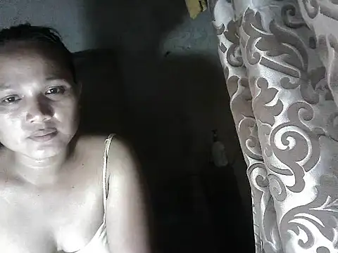 Snapshot of lady_helen00 chatting on October 15, 2025, 11:18 am lady helen00 online show from October 15, 2025, 11:18 am