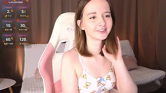 Snapshot of AlexsisFaee chatting on November 24, 2025, 9:37 pm AlexsisFaee online show from November 24, 2025, 9:37 pm