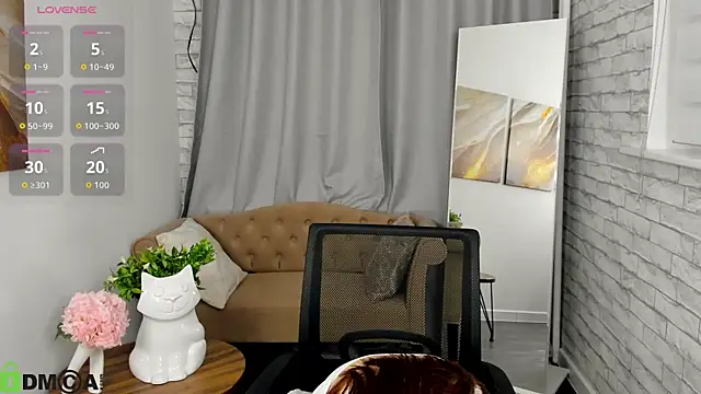 Snapshot of MalvinaDream chatting on December 15, 2025, 1:11 am MalvinaDream online show from December 15, 2025, 1:11 am