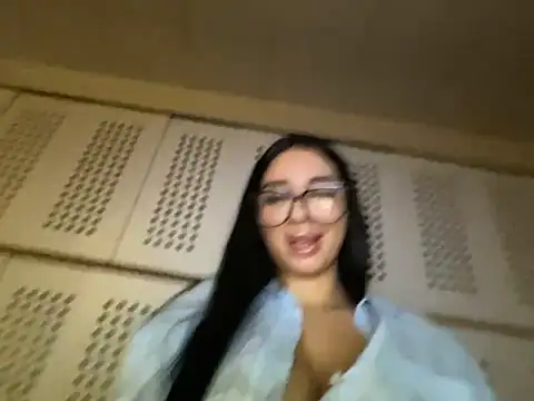 Snapshot of BlueEyes_BB chatting on December 16, 2025, 3:05 pm BlueEyes BB online show from December 16, 2025, 3:05 pm