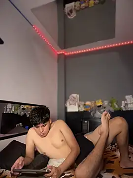 Snapshot of Kailertwink chatting on April 28, 2026, 3:44 am Kailertwink online show from April 28, 2026, 3:44 am