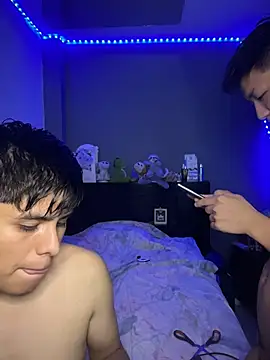 Kailertwink online show from March 22, 2026, 3:54 am