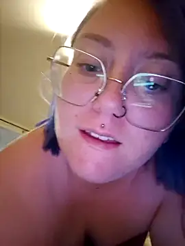 Snapshot of lablonde2025 chatting on May 8, 2026, 6:12 pm lablonde2025 online show from May 8, 2026, 6:12 pm