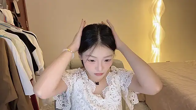 Snapshot of Robin-o3 chatting on November 28, 2025, 3:34 pm Robin-o3 online show from November 28, 2025, 3:34 pm