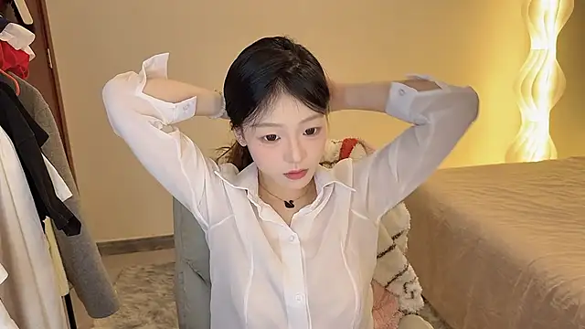 Snapshot of Robin-o3 chatting on December 3, 2025, 4:28 pm Robin-o3 online show from December 3, 2025, 4:28 pm