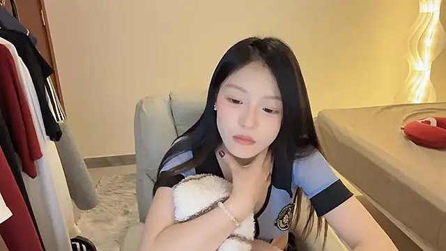 Snapshot of Robin-o3 chatting on December 13, 2025, 8:04 pm Robin-o3 online show from December 13, 2025, 8:04 pm