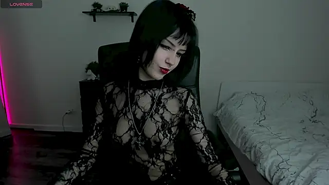 LiyaLuna online show from February 9, 2026, 4:05 pm