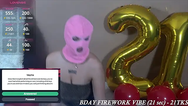 zoeypink online show from October 27, 2025, 7:20 am