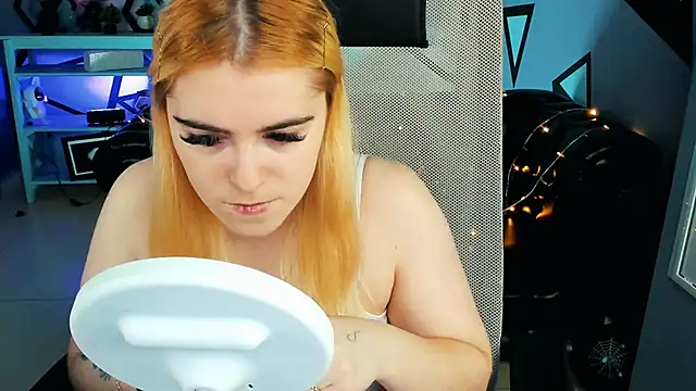 Snapshot of Stef_Nicks chatting on November 24, 2025, 9:09 am Stef Nicks online show from November 24, 2025, 9:09 am