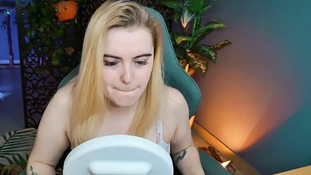 Snapshot of Stef_Nicks chatting on January 14, 2026, 9:35 am Stef Nicks online show from January 14, 2026, 9:35 am