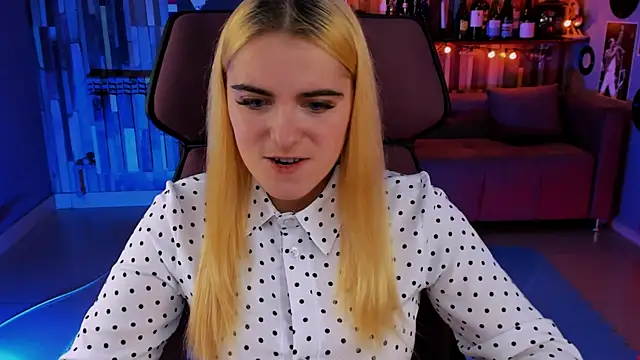 Snapshot of Stef_Nicks chatting on September 9, 2025, 9:08 am Stef Nicks online show from September 9, 2025, 9:08 am