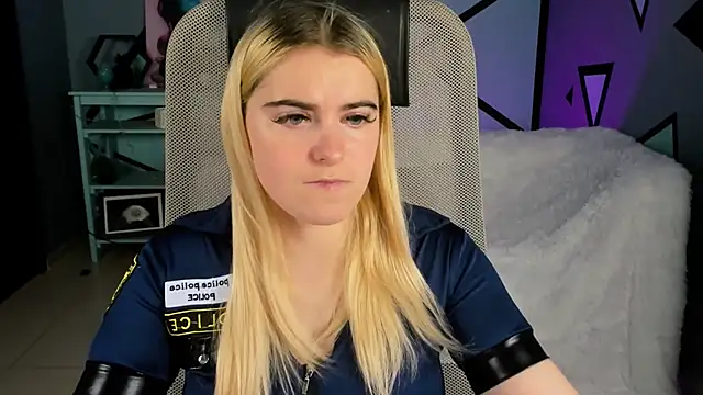 Snapshot of Stef_Nicks chatting on October 14, 2025, 9:21 am Stef Nicks online show from October 14, 2025, 9:21 am