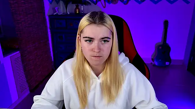 Snapshot of Stef_Nicks chatting on September 13, 2025, 9:09 am Stef Nicks online show from September 13, 2025, 9:09 am