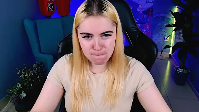 Snapshot of Stef_Nicks chatting on September 12, 2025, 6:02 am Stef Nicks online show from September 12, 2025, 6:02 am