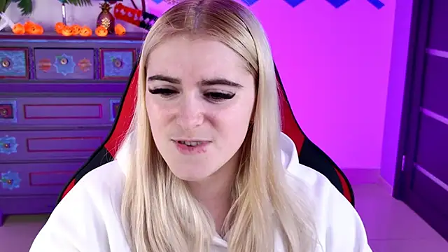 Snapshot of Stef_Nicks chatting on October 29, 2025, 9:41 am Stef Nicks online show from October 29, 2025, 9:41 am