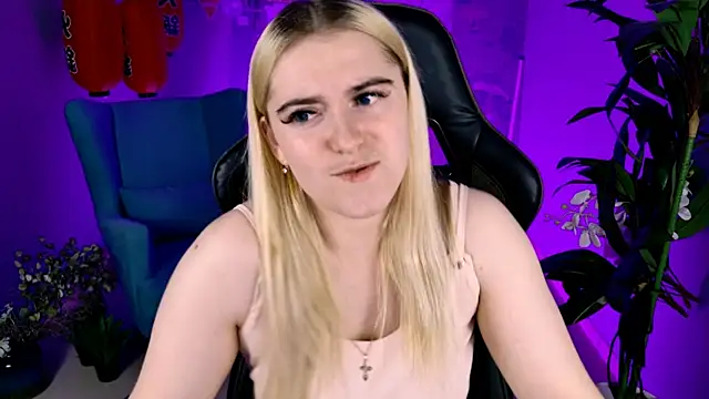 Snapshot of Stef_Nicks chatting on October 4, 2025, 9:11 am Stef Nicks online show from October 4, 2025, 9:11 am