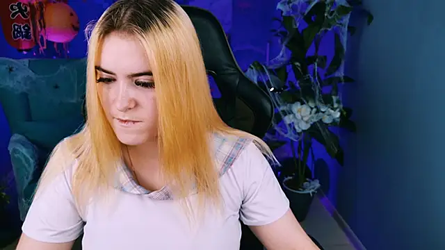 Snapshot of Stef_Nicks chatting on October 21, 2025, 9:19 am Stef Nicks online show from October 21, 2025, 9:19 am