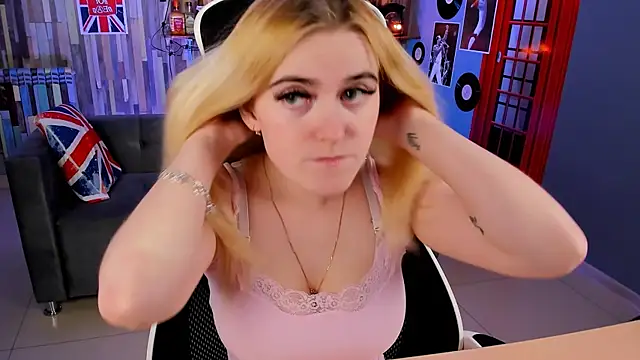 Stef Nicks online show from April 13, 2026, 9:02 am