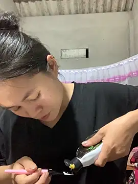 Snapshot of NhuFox chatting on October 8, 2025, 1:34 pm NhuFox online show from October 8, 2025, 1:34 pm