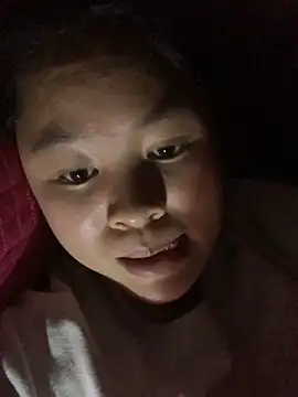 Snapshot of NhuFox chatting on September 10, 2025, 2:16 pm NhuFox online show from September 10, 2025, 2:16 pm