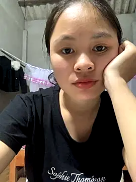 Snapshot of NhuFox chatting on September 22, 2025, 11:44 pm NhuFox online show from September 22, 2025, 11:44 pm