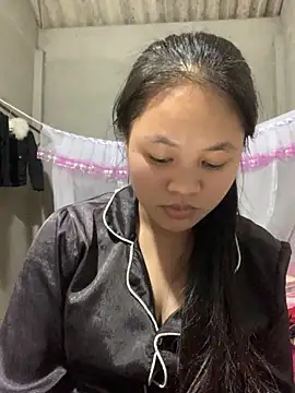 Snapshot of NhuFox chatting on October 4, 2025, 1:01 pm NhuFox online show from October 4, 2025, 1:01 pm