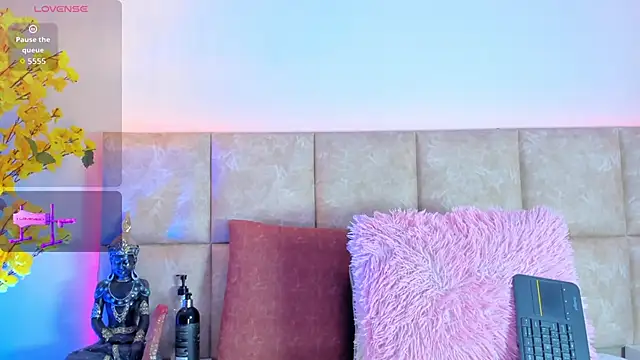 Snapshot of KarolBlanco chatting on October 6, 2025, 4:30 pm KarolBlanco online show from October 6, 2025, 4:30 pm