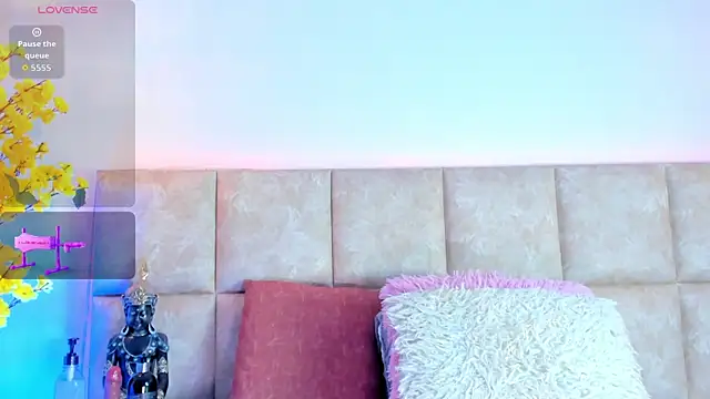 Snapshot of KarolBlanco chatting on October 9, 2025, 7:14 pm KarolBlanco online show from October 9, 2025, 7:14 pm