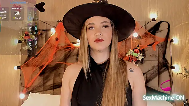 Snapshot of ClaradelMar chatting on October 31, 2025, 10:45 am ClaradelMar online show from October 31, 2025, 10:45 am