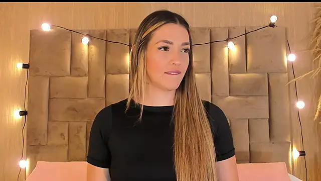 Snapshot of ClaradelMar chatting on November 27, 2025, 10:37 am ClaradelMar online show from November 27, 2025, 10:37 am