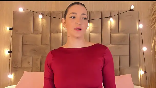 Snapshot of ClaradelMar chatting on November 25, 2025, 10:37 am ClaradelMar online show from November 25, 2025, 10:37 am