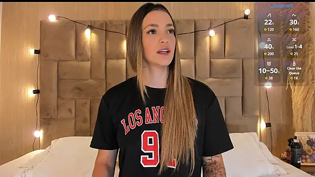 Snapshot of ClaradelMar chatting on November 21, 2025, 10:25 am ClaradelMar online show from November 21, 2025, 10:25 am