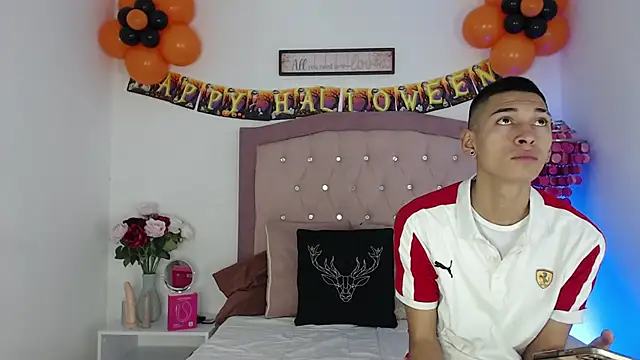 Snapshot of AmelieAndAce chatting on October 7, 2025, 1:01 pm AmelieAndAce online show from October 7, 2025, 1:01 pm