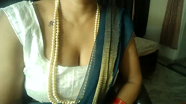 Snapshot of Anaconda-Mall chatting on May 7, 2026, 5:27 pm Anaconda-Mall online show from May 7, 2026, 5:27 pm