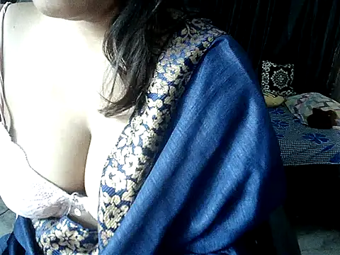 Snapshot of Anaconda-Mall chatting on October 12, 2025, 6:42 pm Anaconda-Mall online show from October 12, 2025, 6:42 pm